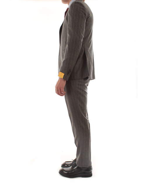 Tagliatore abito monopetto gessato grigio da uomo