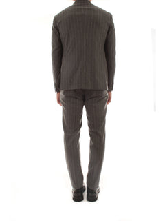 Tagliatore abito monopetto gessato grigio da uomo