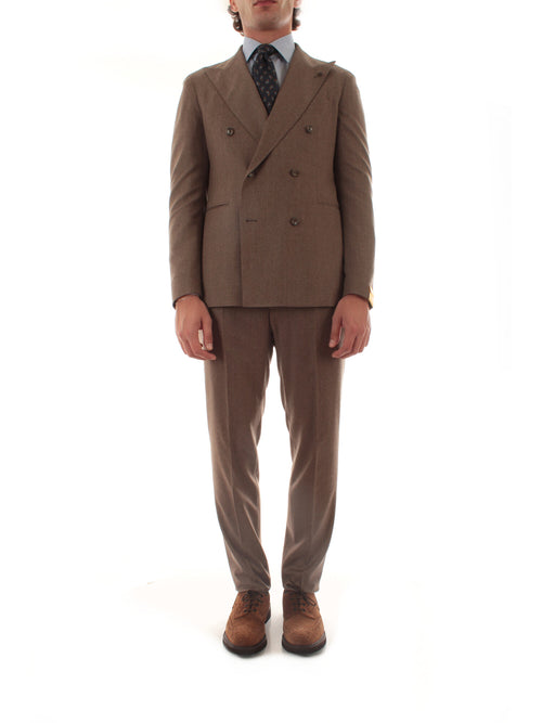 Tagliatore abito doppiopetto in tessuto esclusivo da uomo marrone