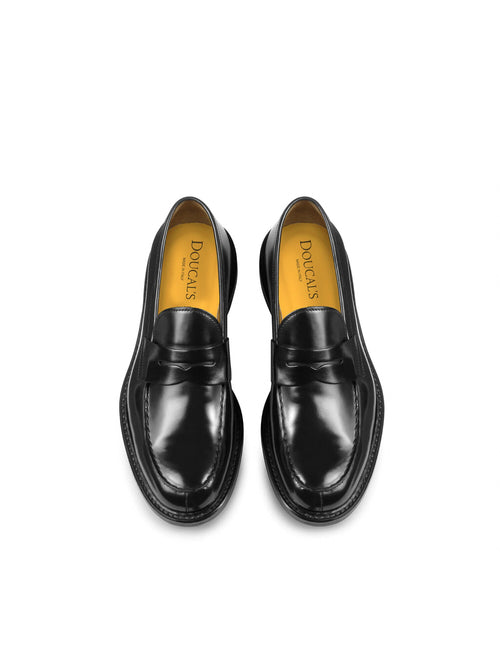 Doucal's mocassino in pelle da uomo nero